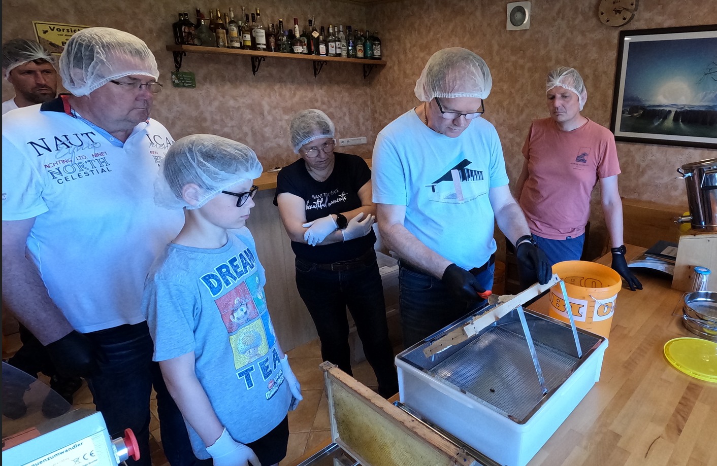 Honig Ernte und Verarbeitung: Praxis Teil für den D.I.B.-Honig Fachkundenachweis